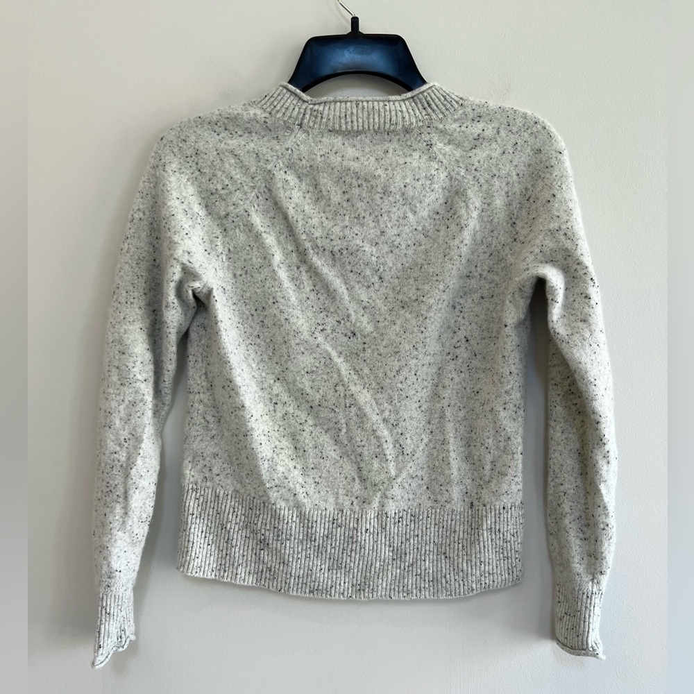 Madewell Donegal 100% Cashmere Roll-Trim Pullover Sweater in Light Grey, size XS - Picture 2 of 9